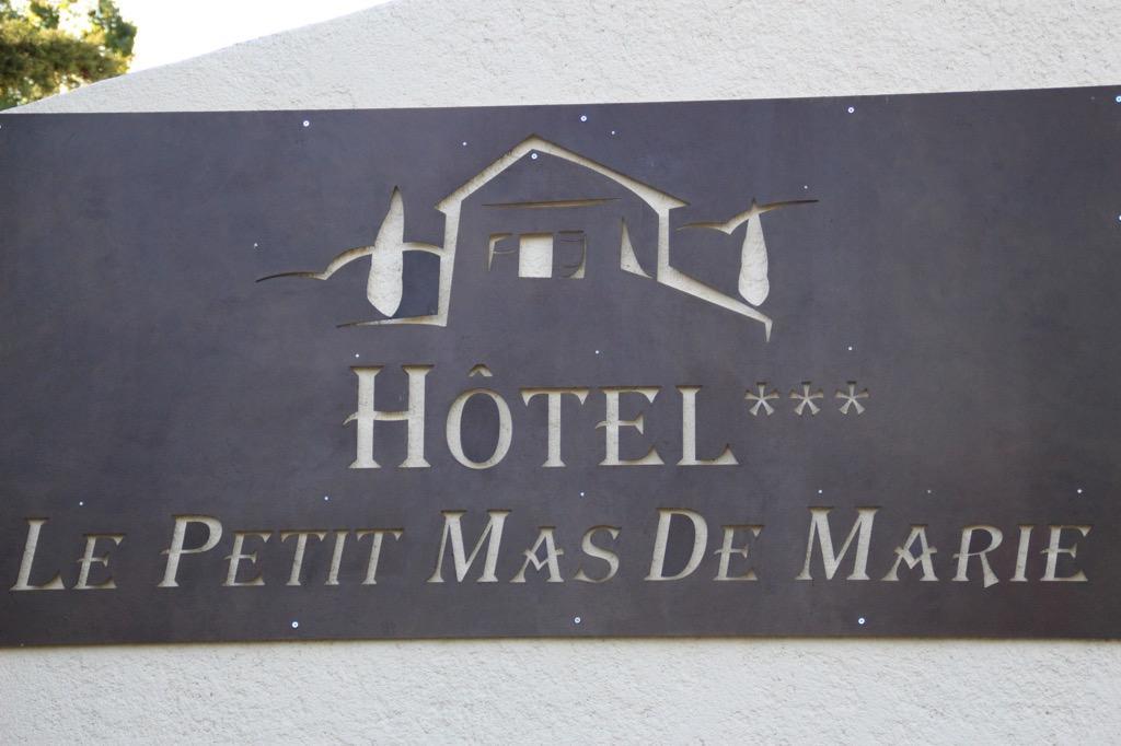Le Petit Mas De Marie Hotel La Tour-d'Aigues Exterior photo