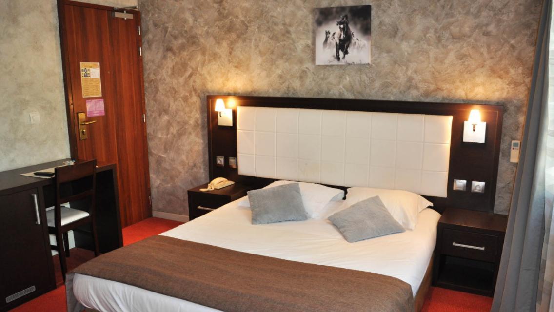 Le Petit Mas De Marie Hotel La Tour-d'Aigues Exterior photo