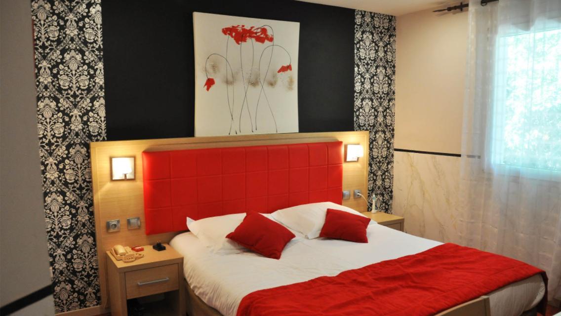 Le Petit Mas De Marie Hotel La Tour-d'Aigues Exterior photo