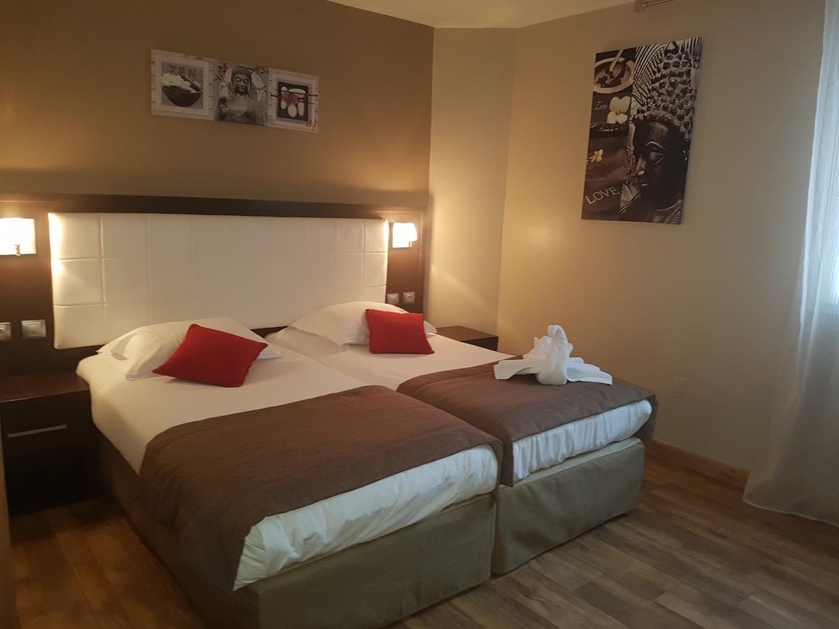 Le Petit Mas De Marie Hotel La Tour-d'Aigues Exterior photo