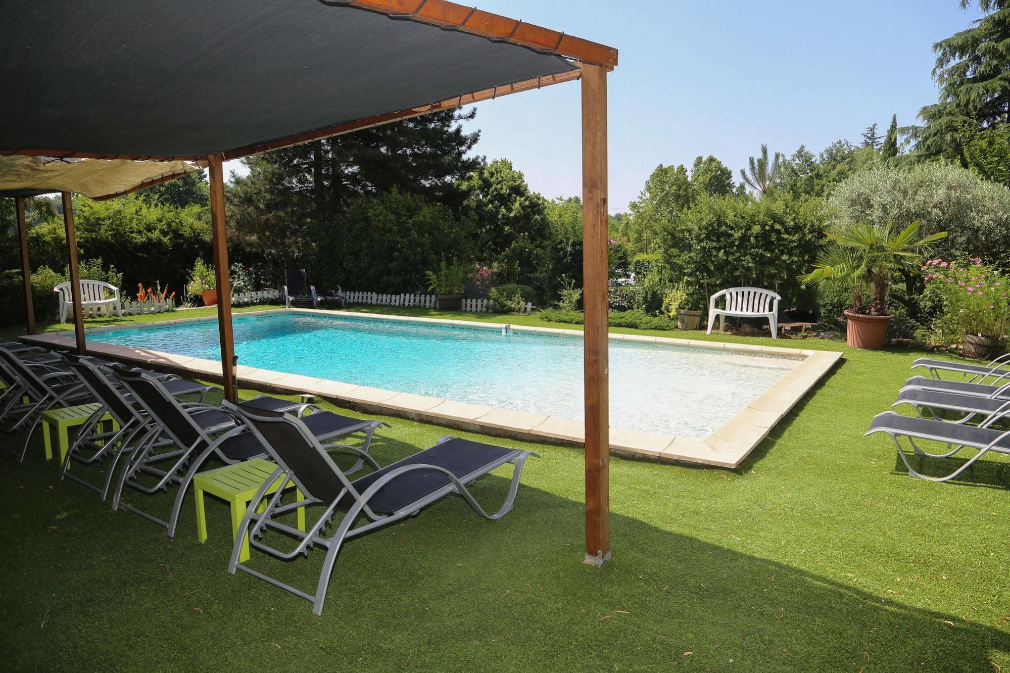 Le Petit Mas De Marie Hotel La Tour-d'Aigues Exterior photo